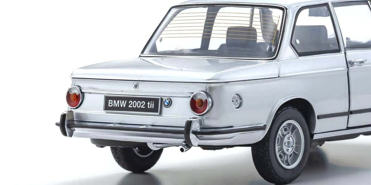 Kyosho Diecast BMW 2002 Tii 1972 Silver 1/18 KS08543S